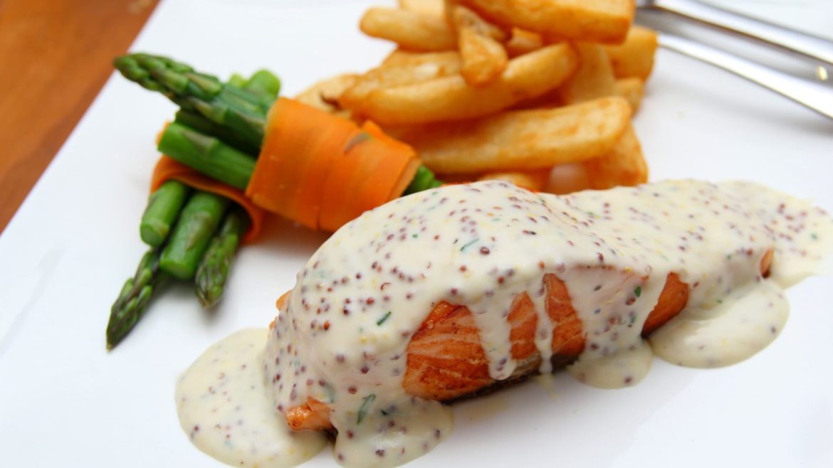 Yummy Salmon with Perfect Steamed Asparagus